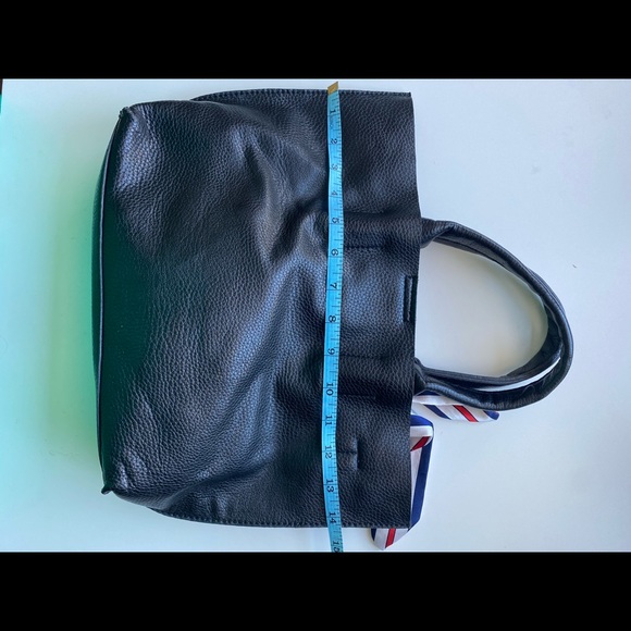 ✨SOLD✨Black faux-leather handbag - Picture 5 of 7